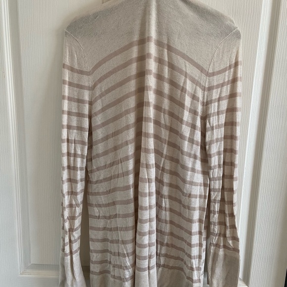 Women’s Banana Republic cardigan size L - Picture 2 of 4